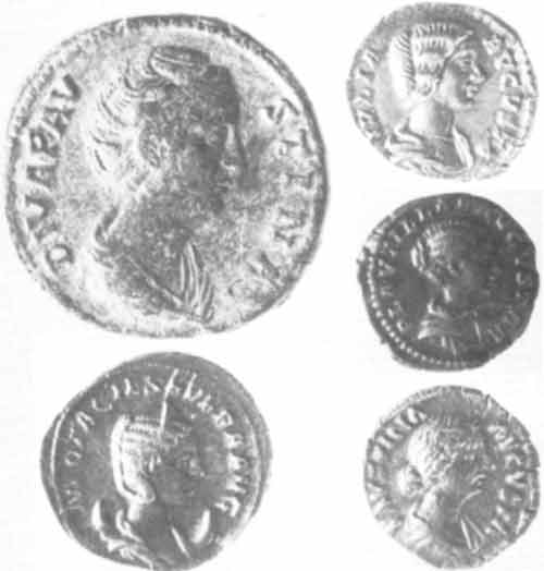 Bei ersten Bauarbeiten des Nord-West Zentrums könnten diese Münzen gefunden worden sein. Zumindest gab es hier viele Ausgrabungsfunde die man heute in div. Museen betrachten kann.