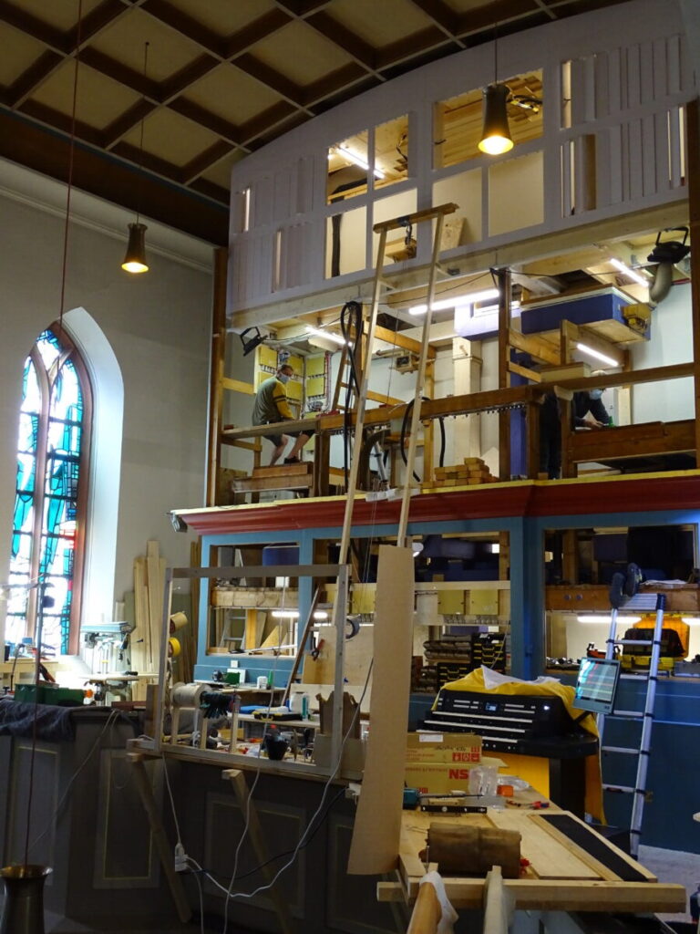 Der Umbau der Orgel ist im vollen Gange.