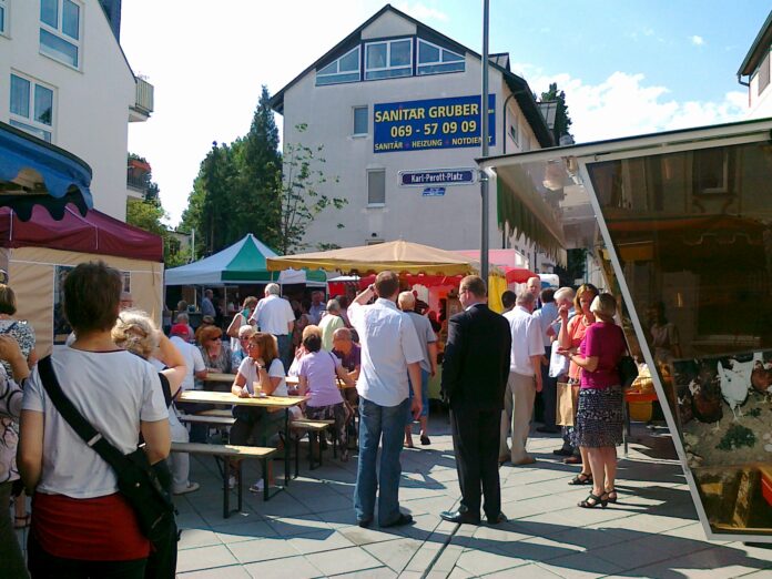 Eröffnung des Wochenmarkts am 26.08.2011